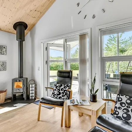 Hyggeligt Hjem I Tarm Med Køkken Feriehus Tarm