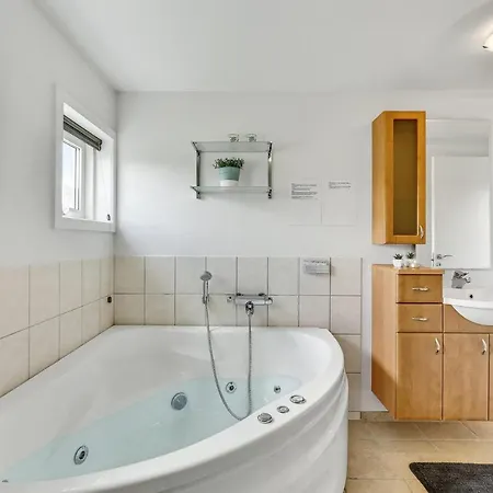 Hyggeligt Hjem I Tarm Med Køkken Feriehus *