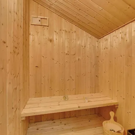 Feriehus Hyggeligt Hjem I Tarm Med Køkken