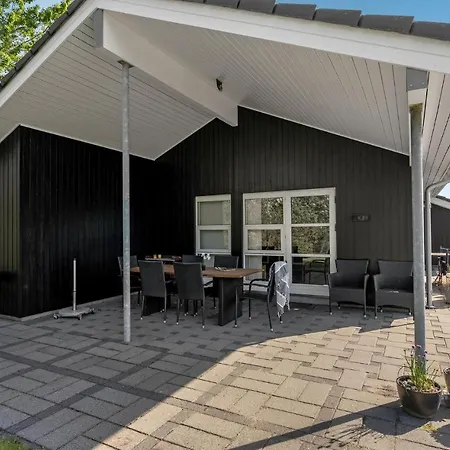 Hyggeligt Hjem I Tarm Med Køkken Feriehus