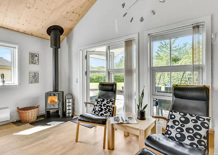 Three-bedroom In Prázdninový dům Tarm