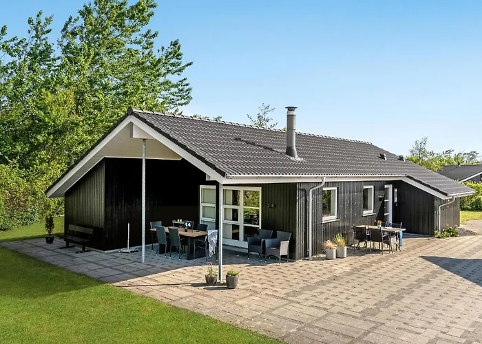 Three-bedroom In Prázdninový dům Tarm